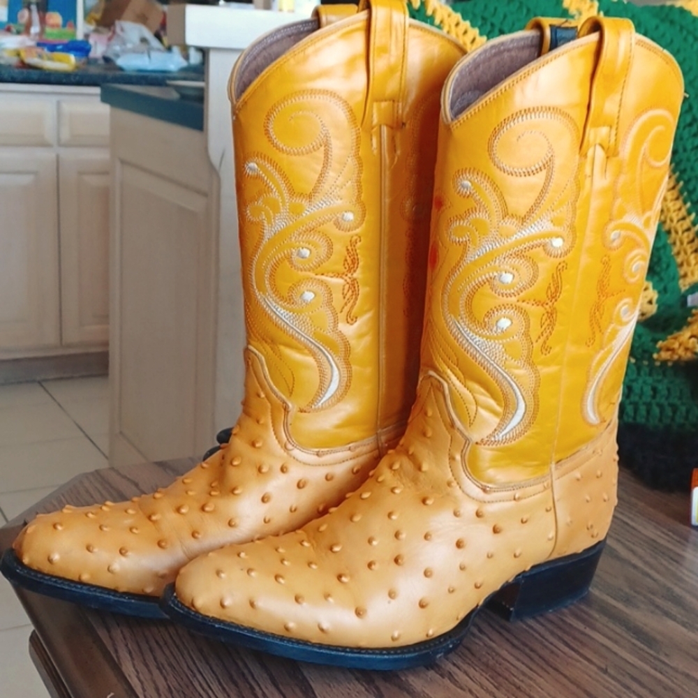 El Paisa Ostrich Boots, gold/orangish, women's sz 7, men's 5.5